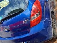 Usata Hyundai i20 Comfort 77 CV (56 kW) 2009 Blu/azzurro Utilitaria