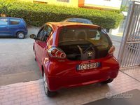 Usata Toyota Aygo Connect Style 68 CV (50 kW) 2010 Rosso Utilitaria