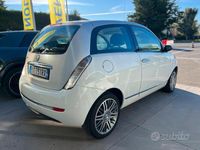 Usata Lancia Ypsilon 60 CV (44 kW) 2009 Bianco Utilitaria