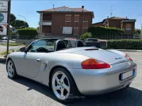 Usata Porsche Boxster 220 CV (161 kW) 2001 Argento Cabrio