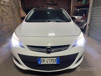 Usata Opel Astra 60 CV (44 kW) 2013 Bianco Berlina