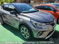Usata Renault Captur Techno 145 CV (106 kW) 2023 Grigio SUV