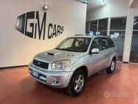Usata Toyota RAV4 116 CV (85 kW) 2003 Grigio SUV
