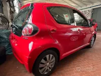 Usata Toyota Aygo Connect Style 68 CV (50 kW) 2012 Rosso Utilitaria