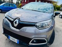 Usata Renault Captur Intens 120 CV (88 kW) 2016 Grigio SUV