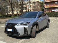 Usata Lexus UX 250h Luxury Line 145 CV (106 kW) 2023 Argento SUV