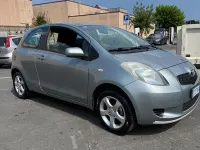 Usata Toyota Yaris Sol 69 CV (50 kW) 2006 Grigio Berlina