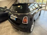 Usata Mini Cooper D 109 CV (80 kW) 2009 Nero Utilitaria