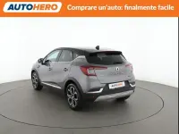 Usata Renault Captur Techno 145 CV (106 kW) 2023 Grigio SUV