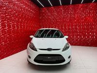 Usata Ford Fiesta Titanium 60 CV (44 kW) 2011 Bianco Utilitaria