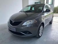 Usata Lancia Ypsilon Gold 69 CV (50 kW) 2016 Grigio Utilitaria