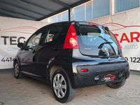 Usata Peugeot 107 68 CV (50 kW) 2010 Nero Utilitaria