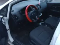 Usata Kia Rio Active 75 CV (55 kW) 2013 Bianco Berlina