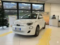 Uusi Fiat 500 Pop 88 HP (64 kW) 2026 Musta Sedan