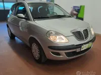 Usata Lancia Ypsilon 60 CV (44 kW) 2004 Grigio Utilitaria