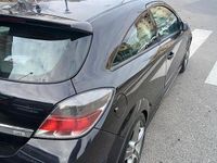Usata Opel Astra GTC 125 CV (91 kW) 2007 Nero Berlina
