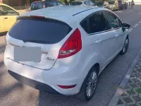 Usata Ford Fiesta Titanium 97 CV (71 kW) 2010 Bianco Berlina