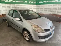 Usata Renault Clio II 98 CV (72 kW) 2006 Grigio Berlina