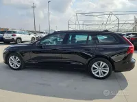 Usata Volvo V60 Momentum 163 CV (119 kW) 2021 Nero Station wagon