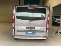 Usata Opel Vivaro 125 CV (91 kW) 2017 Argento Monovolume