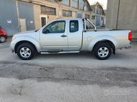 Usata Nissan Navara 174 CV (127 kW) 2005 Grigio Pick-up