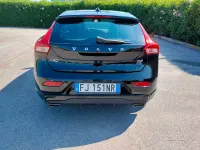 Usata Volvo V40 Momentum 120 CV (88 kW) 2017 Nero Berlina