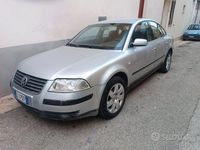 Usata VW Passat 130 CV (95 kW) 2002 Grigio Berlina