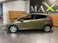 Usata Ford Fiesta Titanium 92 CV (67 kW) 2012 Beige Berlina