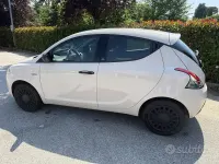 Usata Lancia Ypsilon Gold 69 CV (50 kW) 2018 Beige Utilitaria