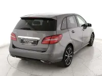 Usata Mercedes B180 Business 109 CV (80 kW) 2018 Grigio metall. Utilitaria