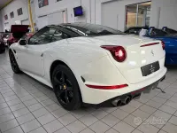 Usata Ferrari California 560 CV (411 kW) 2014 Bianco Cabrio