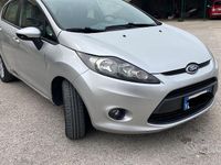 Usata Ford Fiesta 67 CV (49 kW) 2011 Grigio Utilitaria