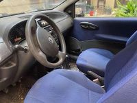 Usata Fiat Punto 69 CV (50 kW) 2004 Bianco Utilitaria