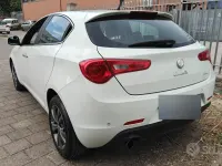 Usata Alfa Romeo Giulietta 105 CV (77 kW) 2011 Bianco Utilitaria