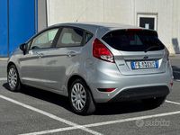 Usata Ford Fiesta 95 CV (69 kW) 2015 Grigio Berlina