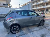 Usata Lancia Ypsilon Gold 95 CV (69 kW) 2016 Grigio Utilitaria