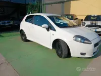 Usata Fiat Grande Punto Sport 120 CV (88 kW) 2009 Bianco Utilitaria