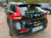Usata Volvo V40 Kinetic 120 CV (88 kW) 2018 Nero Berlina