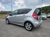 Usata Mercedes A180 Premium 109 CV (80 kW) 2012 Grigio Utilitaria