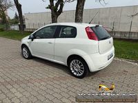 Usata Fiat Grande Punto Dynamic 77 CV (56 kW) 2009 Bianco Utilitaria