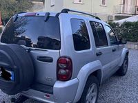 Usata Jeep Cherokee 163 CV (119 kW) 2005 SUV