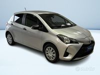 Usata Toyota Yaris Lounge 111 CV (81 kW) 2019 Grigio Berlina