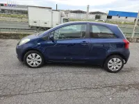 Usata Toyota Yaris Sol 69 CV (50 kW) 2006 Blu Berlina
