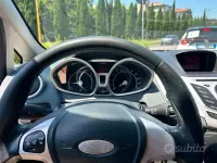 Usata Ford Fiesta 82 CV (60 kW) 2009 Blu Berlina