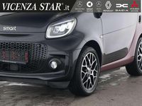Usata Smart ForTwo Electric Drive 41 kW (56 CV) 2024 Nero / rosso Cabrio