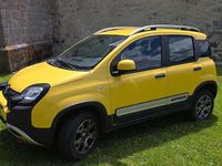 Usata Fiat Panda 69 CV (50 kW) 2016 Giallo SUV