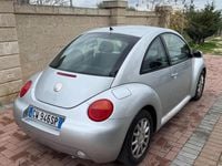 Usata VW New Beetle 104 CV (76 kW) 2005 Argento Utilitaria