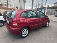 Usata Renault Scénic Expression 107 CV (78 kW) 2002 Rosso Monovolume