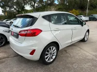 Usata Ford Fiesta Titanium 86 CV (63 kW) 2020 Bianco Utilitaria