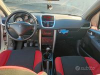 Usata Peugeot 207 70 CV (51 kW) 2011 Bianco Utilitaria